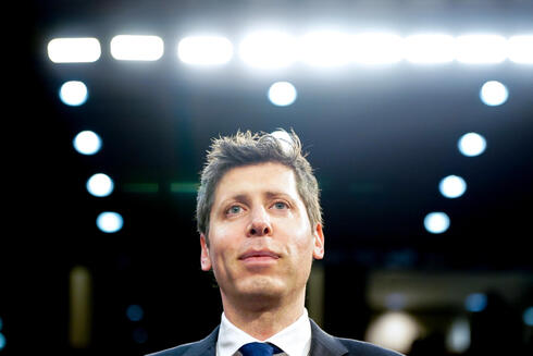 Sam Altman expects OpenAI to surpass $20B ARR in 2025, with goal of ג€˜hundreds...