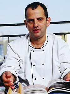 מנה שטרום, שף יועץ לפיצריית הבוטיק פוקו: "אני מעריך שאם העשור הקודם היה שייך לסושי, העשור הזה יהיה איטלקי", צילום: אסף פינצ