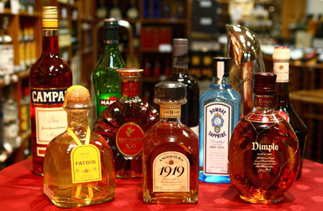 תקנות האלכוהול החדשות. על בקבוקים עם למעלה מ-15.5% אלכוהול תודבק תווית עם הכיתוב:  "אזהרה: צריכה מופרזת של אלכוהול מסכנת חיים ומזיקה לבריאות!"