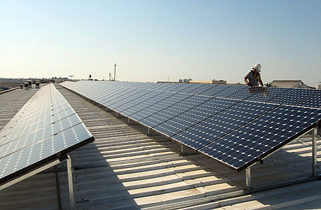אובמה היקצה 2 מיליארד דולר לפיתוח אנרגיה סולארית