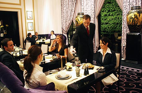 ז'ואל רובושון הקים משנת 2003 ועד היום קרוב ל-20 מסעדות ברחבי העולם