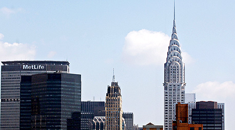 אבו דאבי במו&quot;מ לרכישת 75% מבניין קרייזלר בניו יורק תמורת 800 מיליון דולר