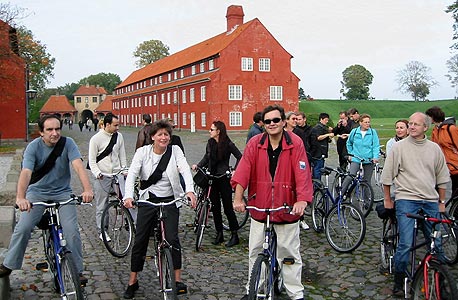 קופנהגן. אורך הטיול: 3 שעות. מחיר: 50 דולר למבוגר, 20 דולר עד גיל 12