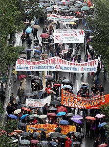 הפגנת מחאה ביוון. "תמיד היו יוונים - תמיד יהיו יוונים"