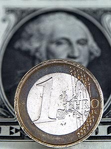 היורו נגד הדולר, צילום: בלומברג