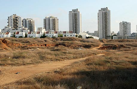 לא מבזבז זמן: משה אהרוני מכר 50% מקרקע בגבעת שמואל לאפריקה ישראל מגורים 