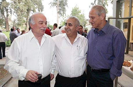 מימין: משה מורג, רמזי גבאי ואליעזר פישמן