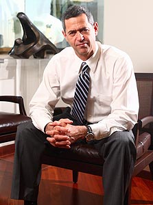 גלרט. היום אין מנכ"ל שמונה ללא ועדת איתור גלרט. היום אין מנכ"ל שמונה ללא ועדת איתור