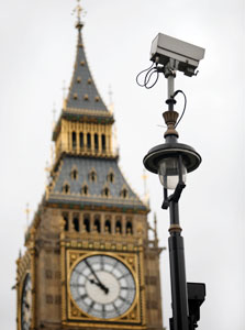 אחת ממיליוני מצלמות האבטחה שמרשתות את לונדון, צילום: בלומברג