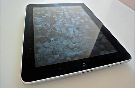 אייפד לאחר השימוש. גוטיאר מהמר על תעשיית הניקוי למכשיר אייפד לאחר השימוש. גוטיאר מהמר על תעשיית הניקוי למכשיר