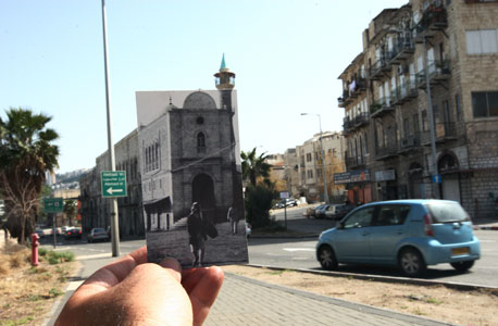 1941, מסגד, חיפה. היום קוראים לרחובות הסמוכים קיבוץ גלויות ושדרות הפלי"ם, צילום: עמית שעל