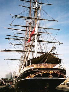 הספינה קאטי סארק. נבנתה ב-1869 ונקראה על שם שיר של  ברנס