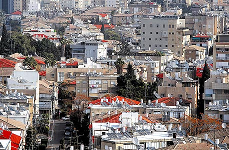 דודי שמש של כרומגן על גגות בישראל, צילום: גלעד קוורלציק