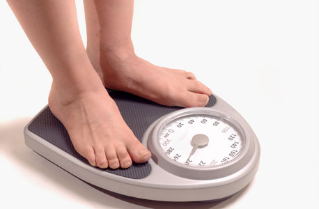כלכלת בריאות: כמה עולה ההשמנה למשלמי המסים בארה&quot;ב ובריטניה?