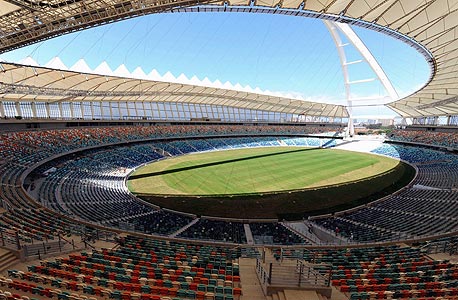 האצטדיון בדרבן דרום אפריקה. ממשלת המדינה האפריקאית לא תרוויח מיסים מהטורניר, צילום: אי פי אי