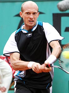 ניקולאי דוידנקו. הואשם במכירת משחק ובקשירת קשרים עם המאפיה הרוסית