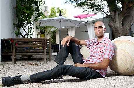 ספי גולן. "המקום נראה כגלריית עיצוב ואמנות" ספי גולן. "המקום נראה כגלריית עיצוב ואמנות"