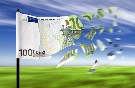רשות ני&quot;ע לחברות: דווחו על השלכות משבר החוב באירופה