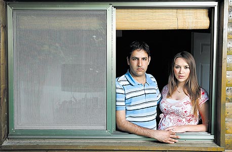 המציאות בישראל: זוגות צעירים מתקשים לרכוש דירה. סטנלי פישר: "דואגים לבנקים משום שאנחנו דואגים לזוגות הצעירים"
