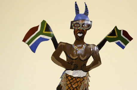קסדות האוהדים בדרום אפריקה צפויות להפוך לטרנד עולמי אחרי המונדיאל