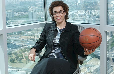 רבקה אלגריסי. מנכ"לית וכדורסלנית