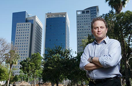 שפירו. "במהלך המיתון הרבה אנשים אמרו לי שאין להם היכולת להתמודד עם ירוק עכשיו, ושהם צריכים להתמקד בהישרדות" שפירו. "במהלך המיתון הרבה אנשים אמרו לי שאין להם היכולת להתמודד עם ירוק עכשיו, ושהם צריכים להתמקד בהישרדות"