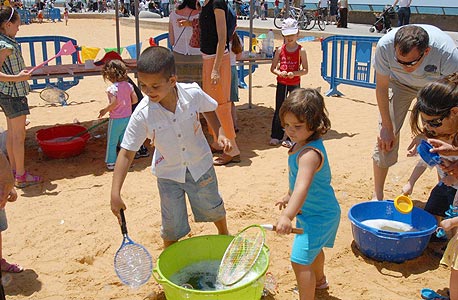משחקי ילדות בנמל תל אביב. מתי: 14.7-12.8. מחיר: כניסה חופשית