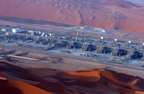 שדה נפט בחצי האי ערב. האבטחה של לוג'יק