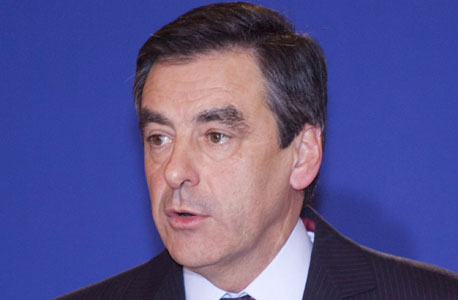 ראש ממשלת צרפת: היורו לא גרם למשבר החוב
