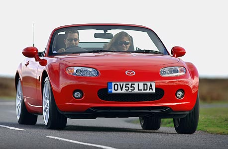 מאזדה MX5. ממכוניות הספורט המהנות ביותר מאזדה MX5. ממכוניות הספורט המהנות ביותר