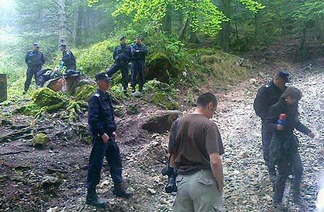 אזור התאונה. המשפחות נאחזות בכל שביב תקווה