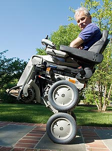כיסא גלגלים מטפס במדרגות, שממציא הסגוויי, דן קיימן, ניסה לפתח. "לא היה שם תכנון מראש"