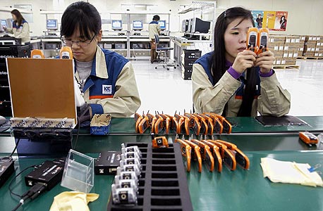 מפעל לטלפונים סלולריים בדרום קוריאה