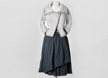 עיצוב: קום איל פו. חצאית: 1,290 שקל, ז'קט: 2,200 שקל עיצוב: קום איל פו. חצאית: 1,290 שקל, ז'קט: 2,200 שקל