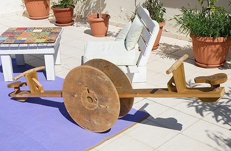 נדנדה לשניים, לוגי משחקים מעץ. מחיר: 450 שקל