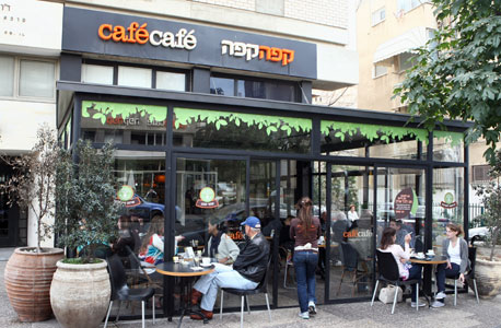 סניף של קפה קפה בתל אביב. יעבור מיתוג מחדש