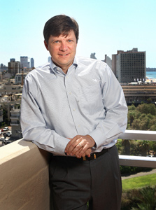 ג'ף אולסון. "הגענו למשבר עם הרבה מזומנים בכיס"