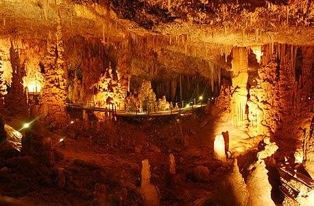 נטיפין בצורות מעוררות דמיון