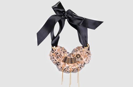 תכשיטים של מיכל בן עמי בפלסטיק שוק