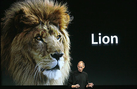 סטיב ג'ובס מציג את ה-Lion