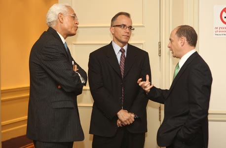 מימין: הראל גילון, בריאן בלסקי ופדל גייט 