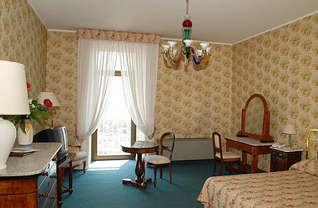 בריטניק, נאפולי