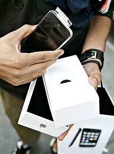 מכירות האייפון בארה"ב. בקרוב אצלנו, צילום: בלומברג