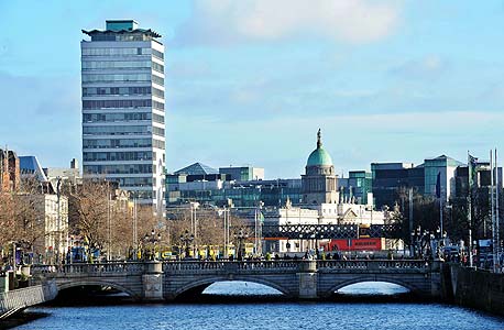 דבלין. "מחירי הבתים באירלנד יצאו משליטה", צילום: בלומברג