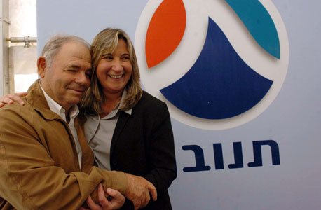 זהבית כהן והמנכ"ל לשעבר אריק רייכמן, צילום: גדי קבלו