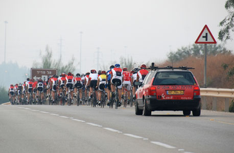 TACC. מחיר: 700 שקל לדמי הרשמה וביטוח שנתי + 250-400 שקל לחודש (תלוי במספר הרכיבות). אימונים בשבוע: 6