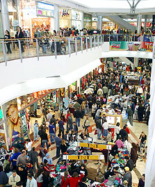 מבלים בקניון עזריאלי