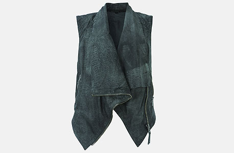 וסט רכיסת אופנועים, טופ שופ. מחיר: 399 שקל וסט רכיסת אופנועים, טופ שופ. מחיר: 399 שקל