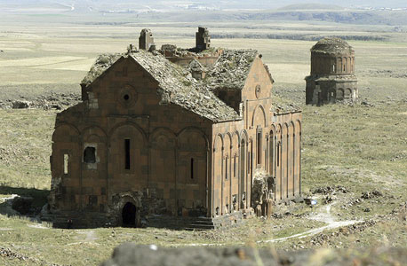 ויש עוד אלף כמוה. כנסיה ב-Ani ויש עוד אלף כמוה. כנסיה ב-Ani