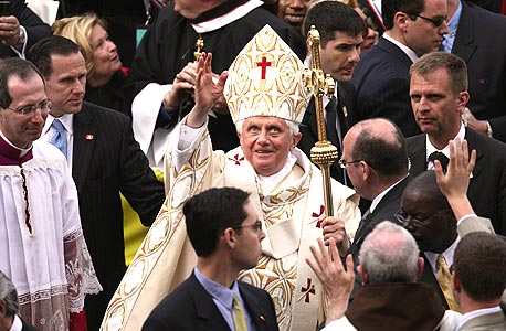 האפיפיור בנדיקטוס ה-16. השטן ירד לאינטרנט, צילום: בלומברג